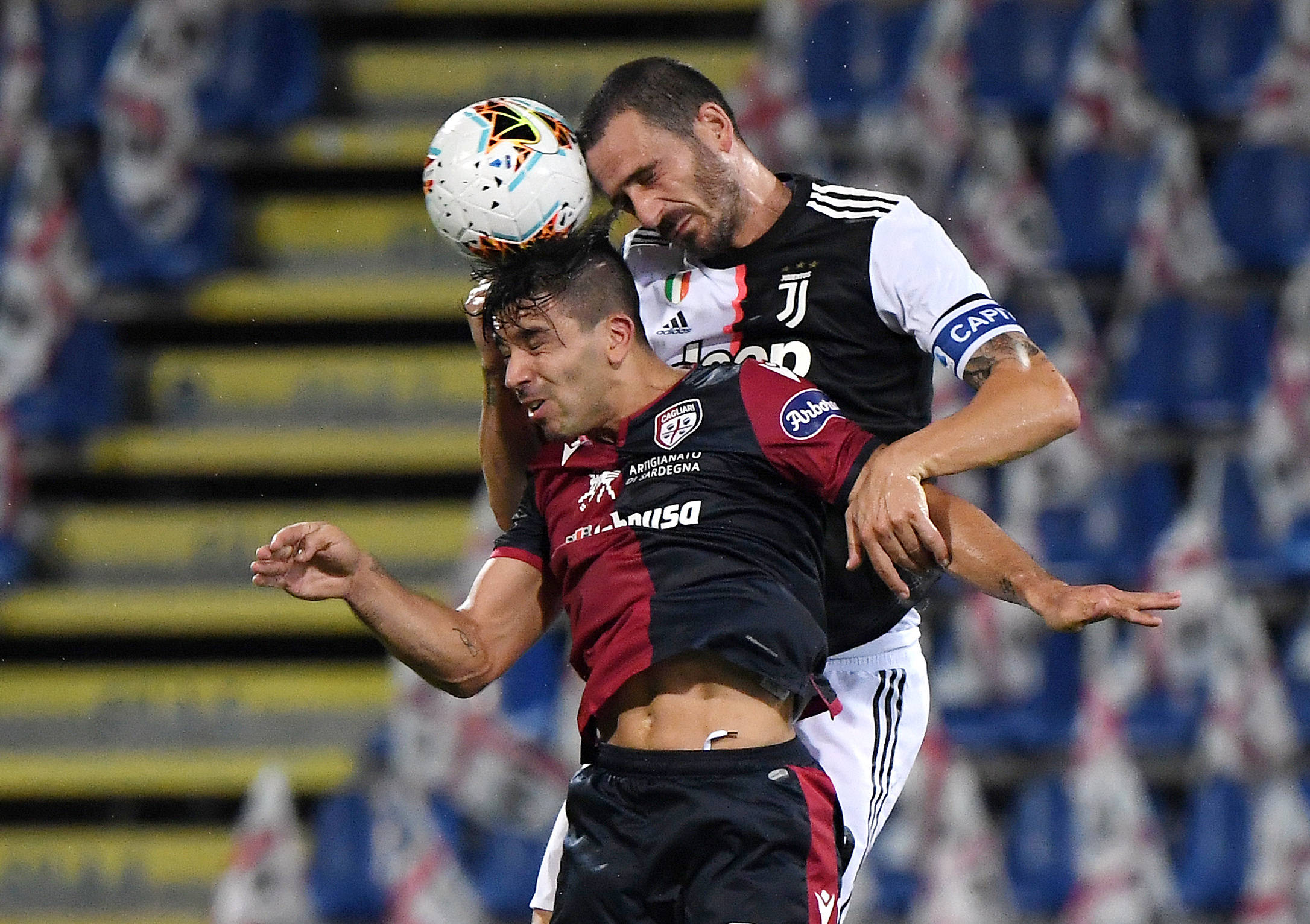 两端互不相 两端互不相