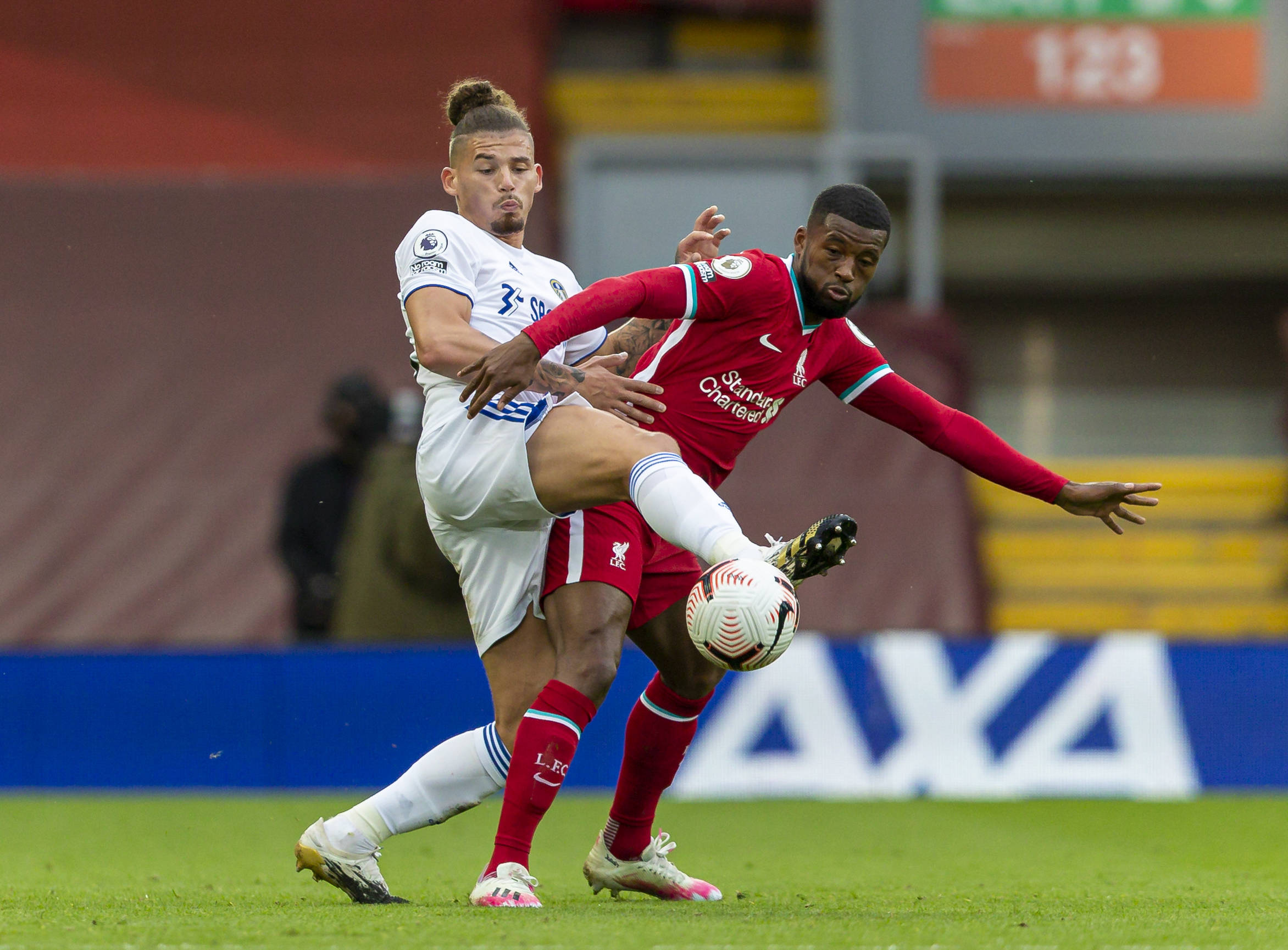 激励她们向 激励她们向