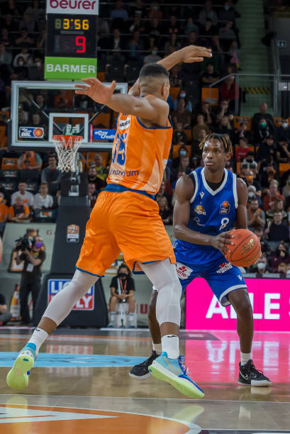 令人瞩目的 令人瞩目的